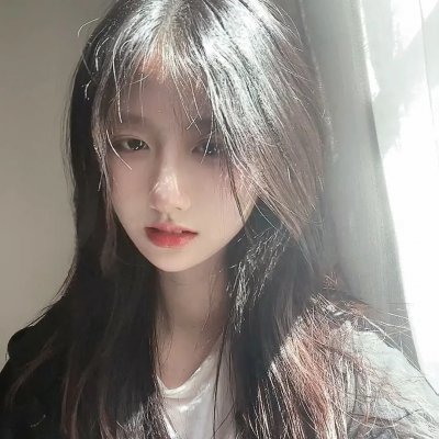 倒挂的爱丽丝